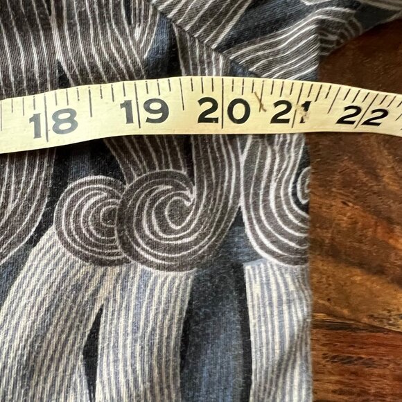 The Metropolitan Museum Of Art Large Tunic With Art Swirl Print 3/4 Sleeves - Picture 7 of 8